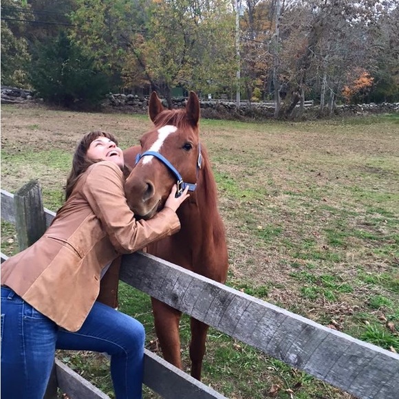 Meet your Posher, Fabi - Picture 2 of 6